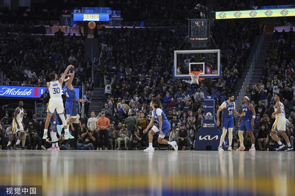 快速推进的 快速推进的